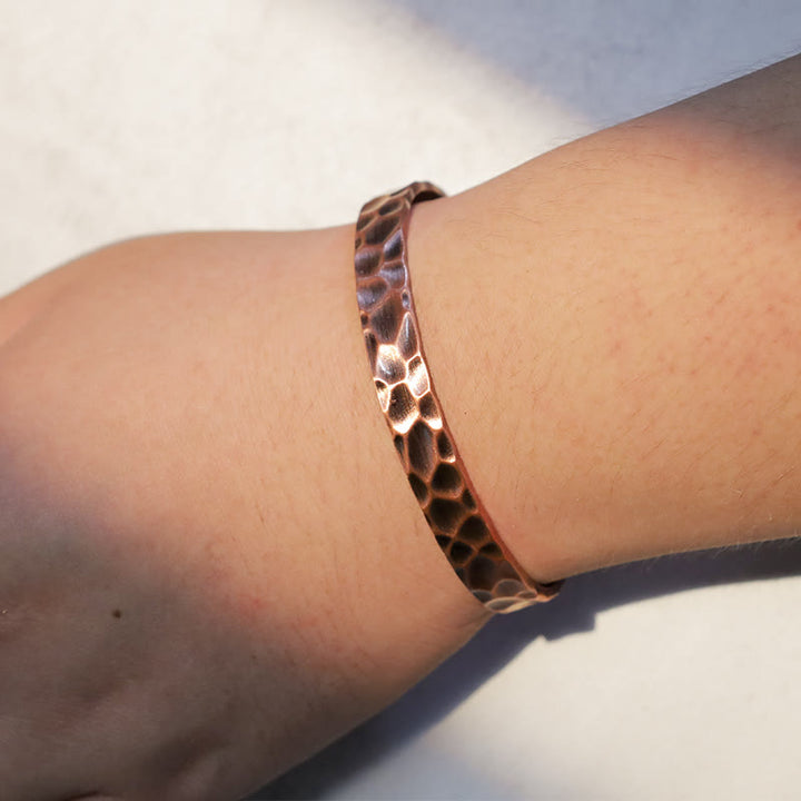 Bracelet manchette magnétique ajustable en cuivre rustique