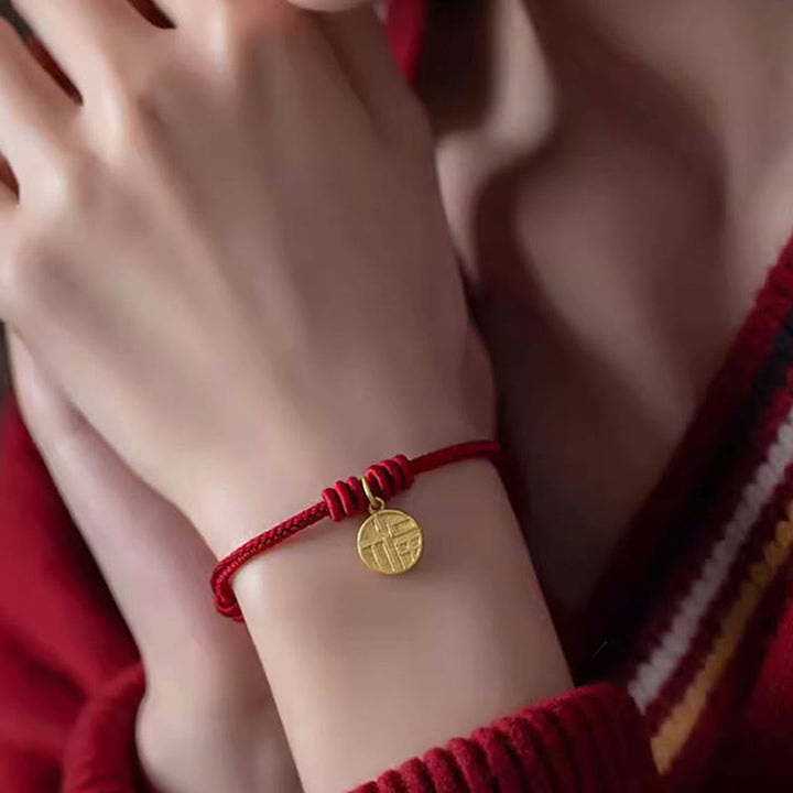 Bracelet en corde rouge fait à la main avec huit Buddha Stones et breloque en forme de nœud de paix et de caractère Fu