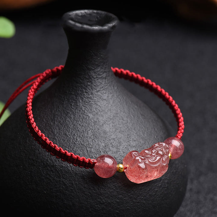 Bracelet porte-bonheur en fil rouge PiXiu en quartz fraise naturel Buddha Stones