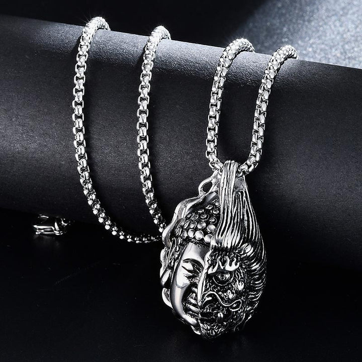 Collier puissant mi-bouddha mi-diable en Buddha Stones