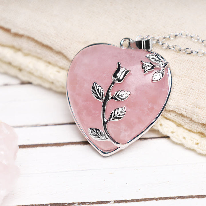 Colliers avec pendentif en forme de cœur en cristaux de guérison naturels en Buddha Stones