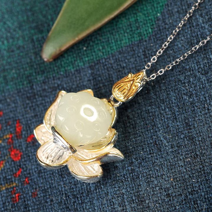 Collier de bonheur en fleur de lotus en jade blanc - image 8