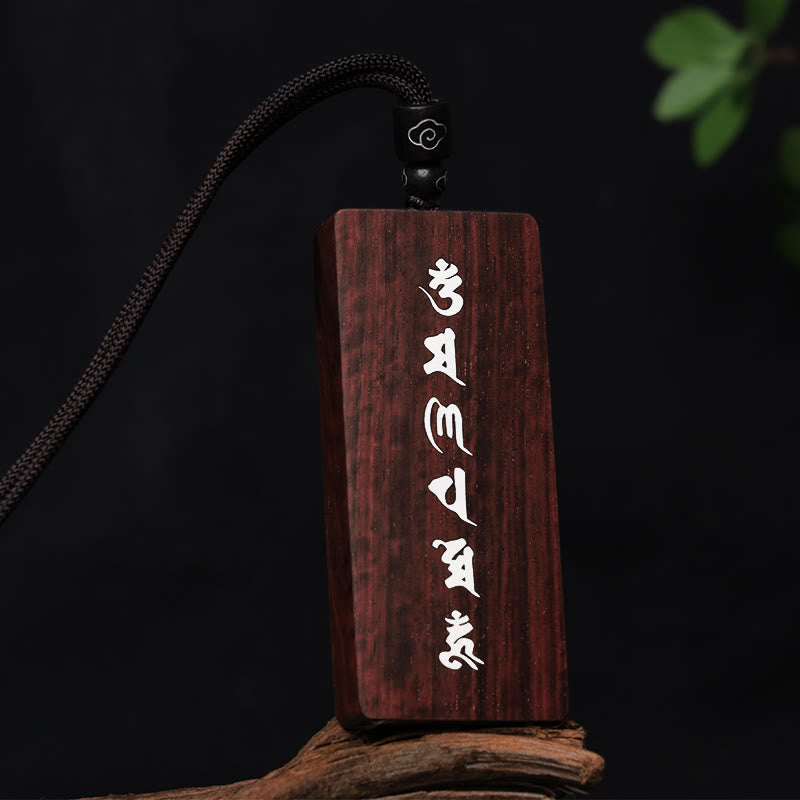 Collier pendentif de protection incrusté de Buddha Stones en argent sterling 999 avec petite feuille de bois de santal rouge et bois d'ébène Om Mani Padme Hum - Petite feuille de bois de santal rouge 4*6*1cm - image 1