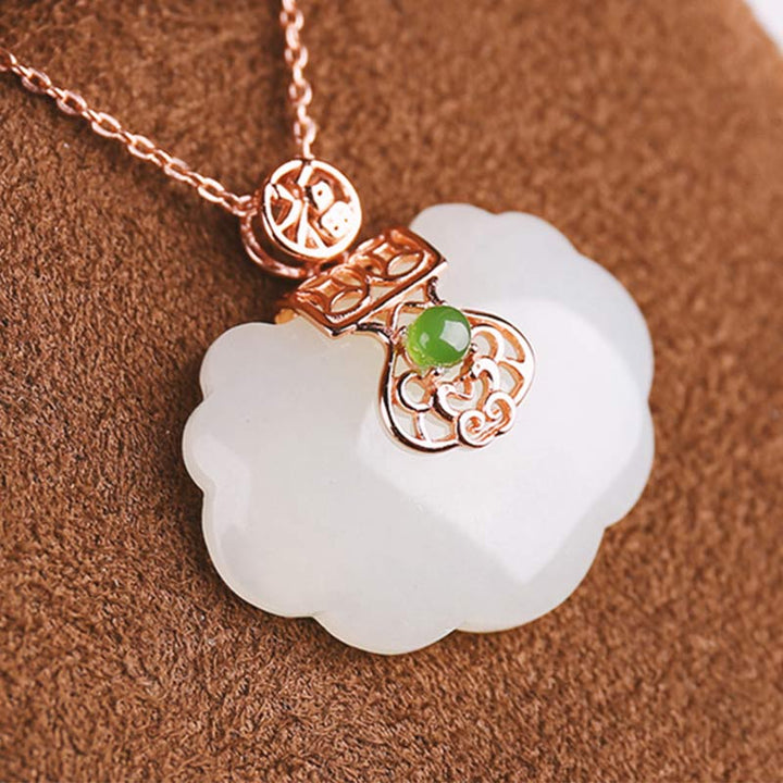 Collier avec pendentif en argent sterling 925 et jade blanc