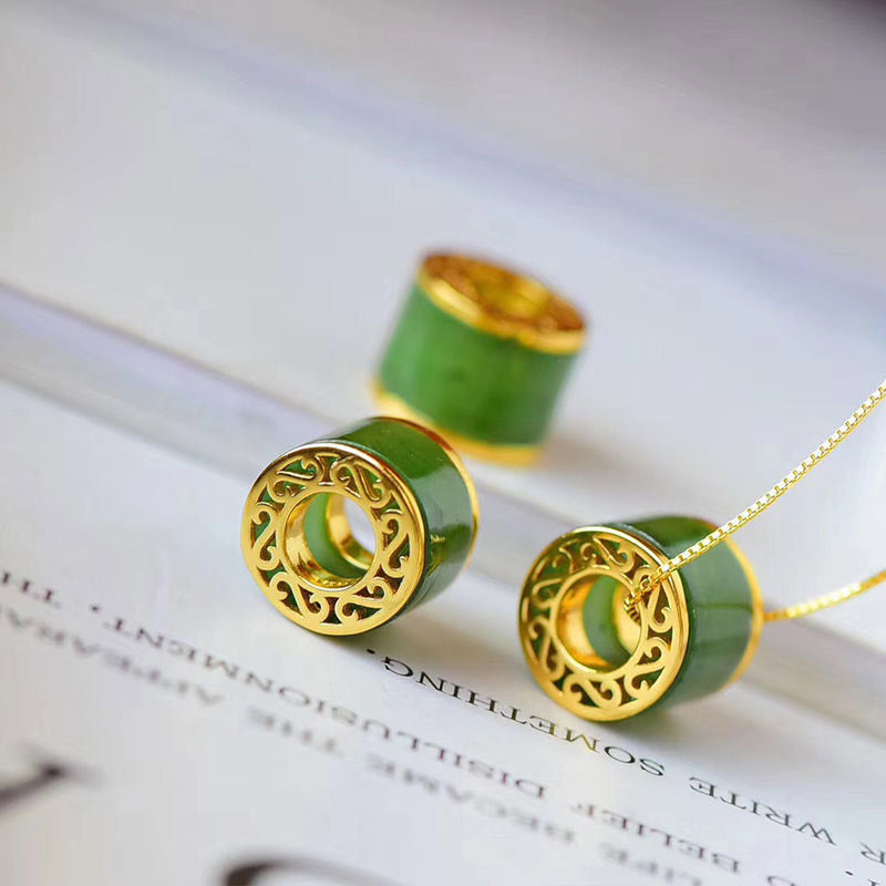Collier pendentif porte-bonheur rond en jade cyan avec Buddha Stones