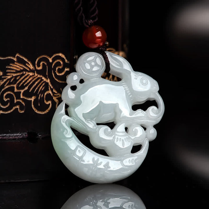 Collier pendentif de protection en croissant de lune en jade blanc de l'année du lapin