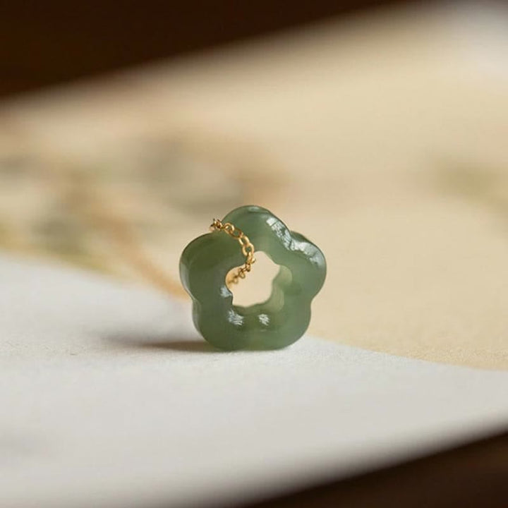 Collier pendentif porte-bonheur en jade cyan Hetian délicat avec Buddha Stones
