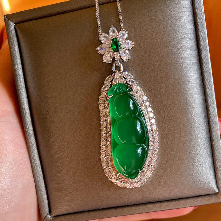 Collier pendentif porte-bonheur en jade cyan Fortune Bean