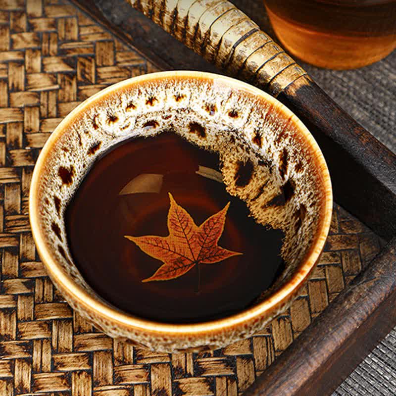 Tasse à thé en céramique colorée avec Buddha Stones et feuille d'érable