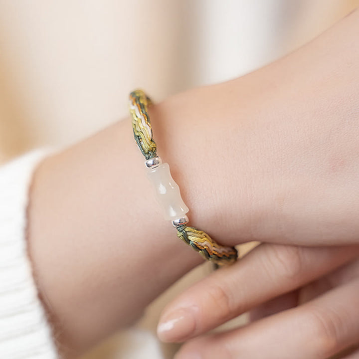 Bracelet en fil de jade blanc et bambou avec nœud de réincarnation, richesse, chance et force