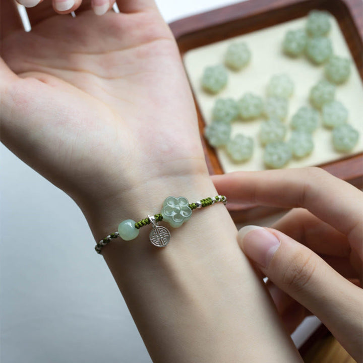 Bracelet tressé en jade fait main avec des Buddha Stones et des fleurs de prunier