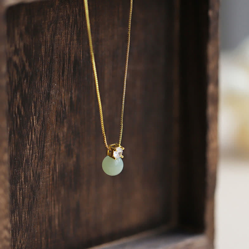 Collier pendentif en chaîne de prospérité en jade avec perles porte-bonheur et Buddha Stones