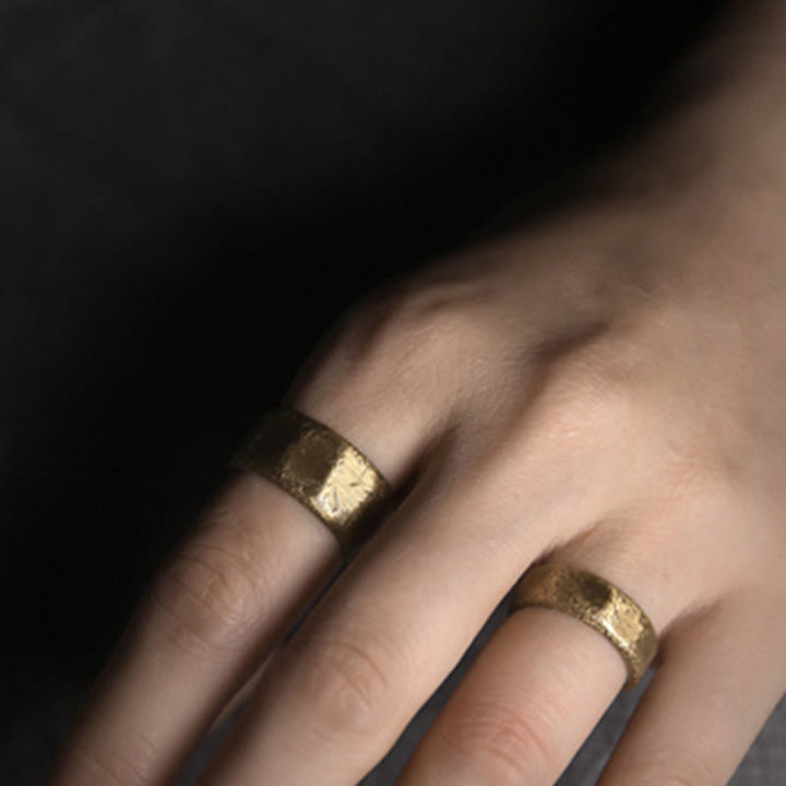 Bague de richesse tibétaine en cuivre et laiton givré au design simple