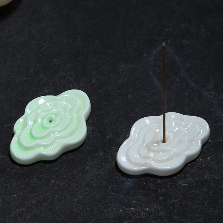 Brûleur d'encens en céramique avec mini Buddha Stones et nuages de bon augure