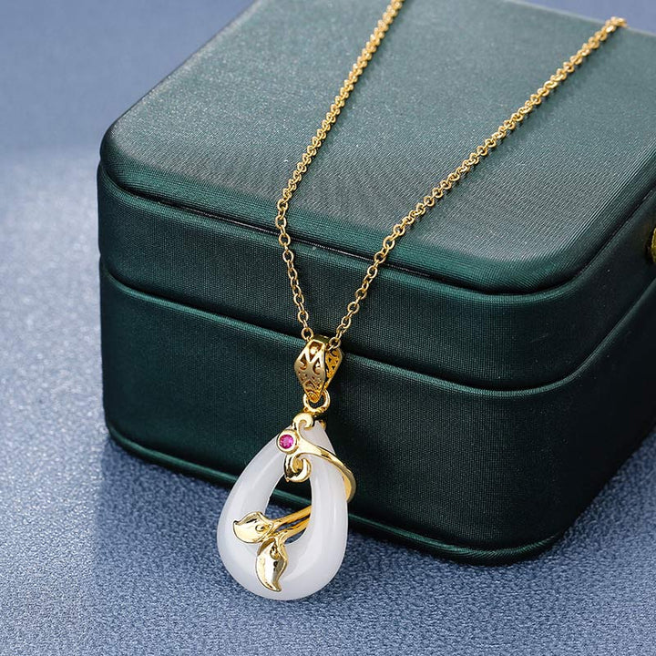 Collier pendentif porte-bonheur en jade à motif ovale avec Buddha Stones