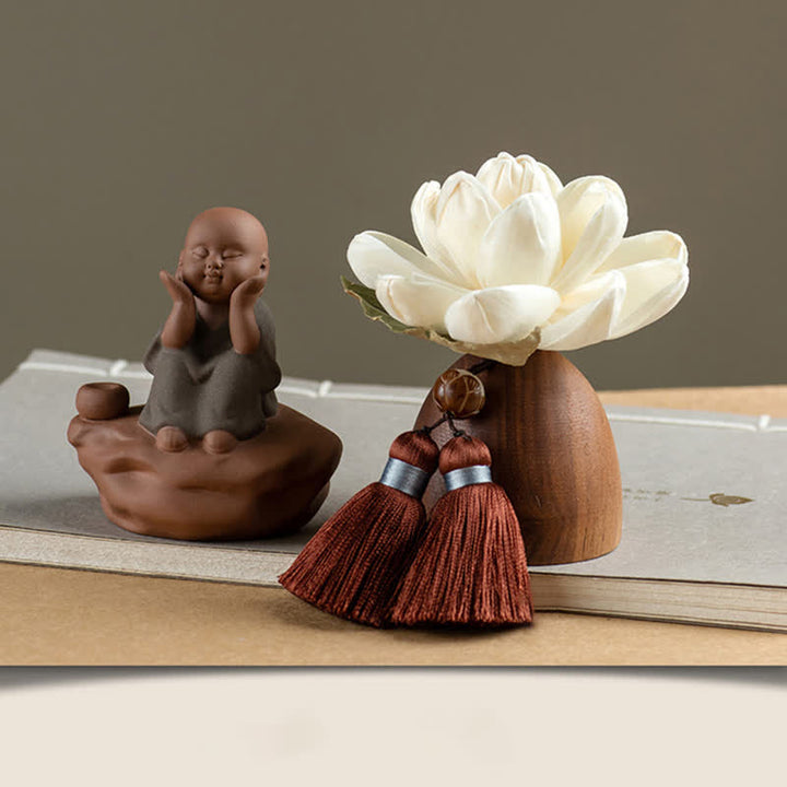 Décorations de guérison apaisantes en forme de fleur de Bouddha en bois de pêcher noir - Petit moine assis - image 17